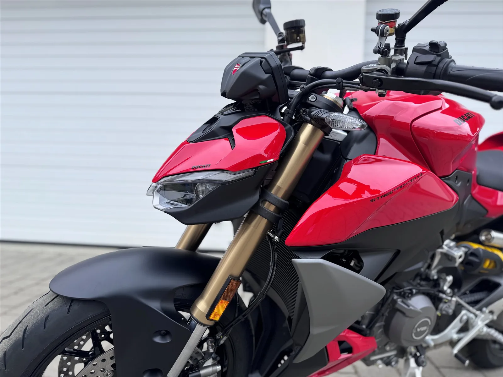 Ducati Streetfighter V2