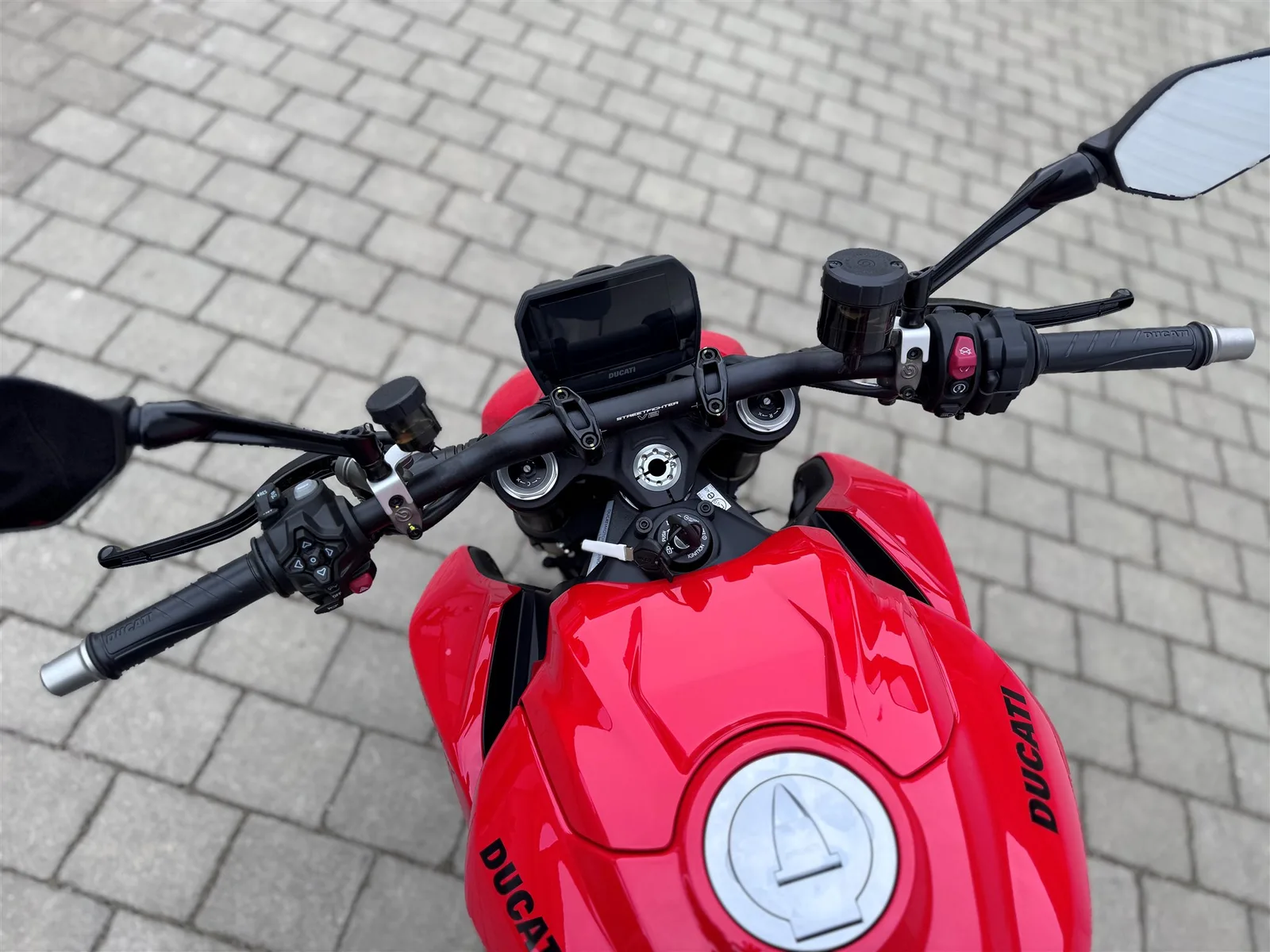 Ducati Streetfighter V2