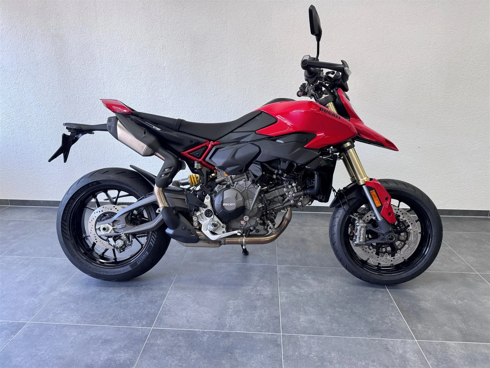 Ducati Hypermotard V2
