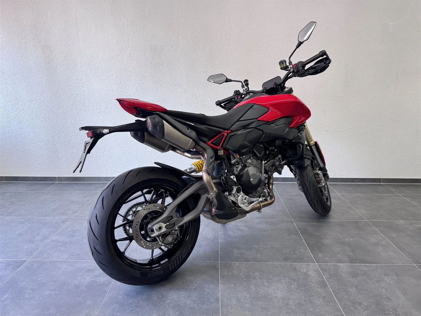 Ducati Hypermotard V2