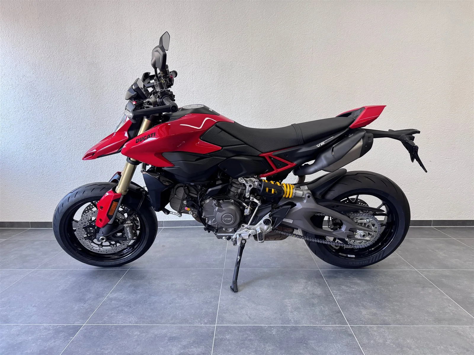 Ducati Hypermotard V2