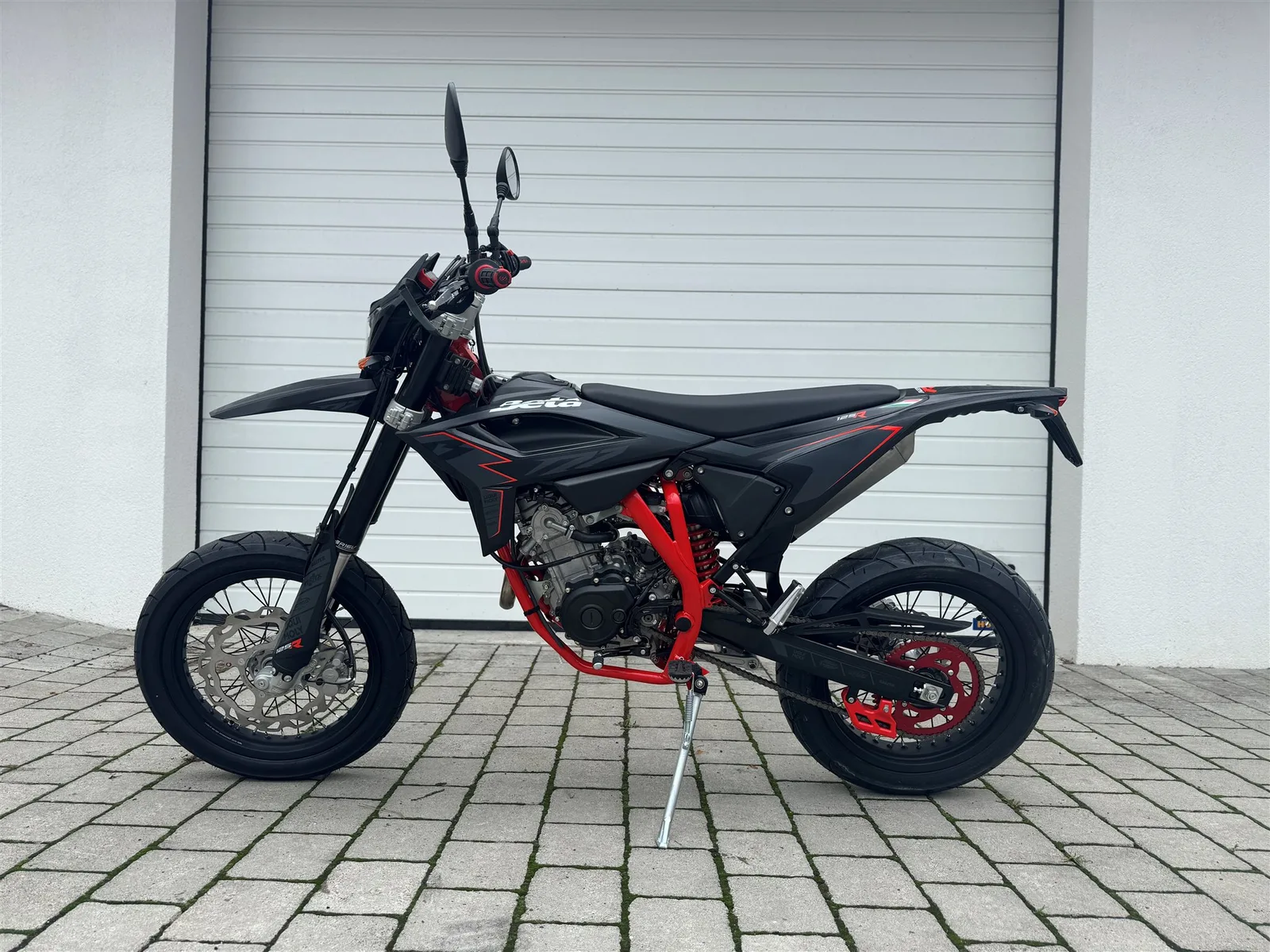 Beta RR 125 4T SUPERMOTO R BLACK | NEU