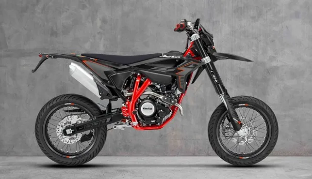 Beta RR 125 4T SUPERMOTO R BLACK | NEU