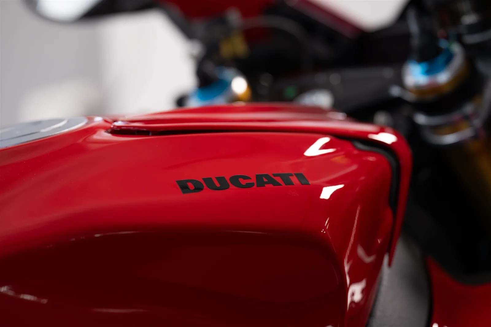 Ducati Panigale V4 S inkl. kurzes Heck, LED Lauflichtblinker | neuwertig