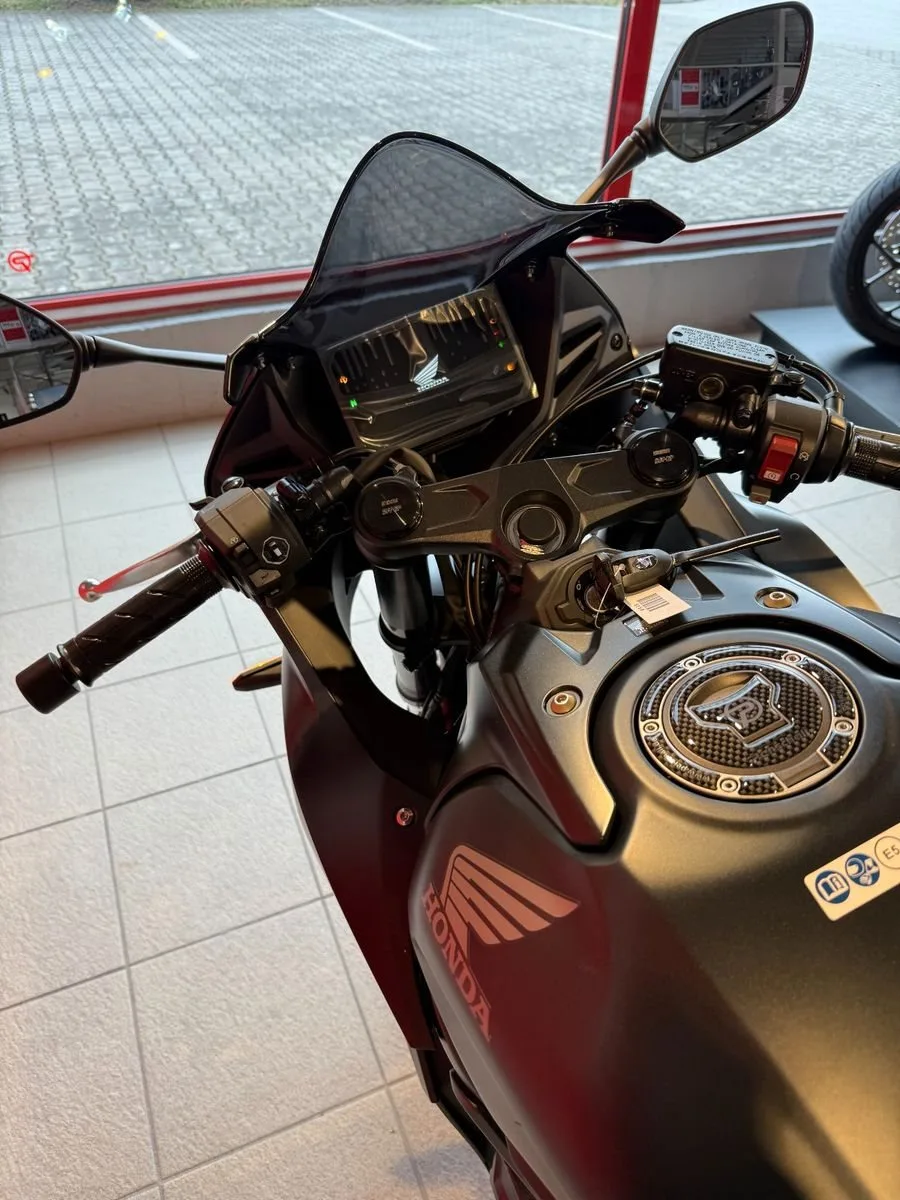 Honda CBR650R E-Clutch