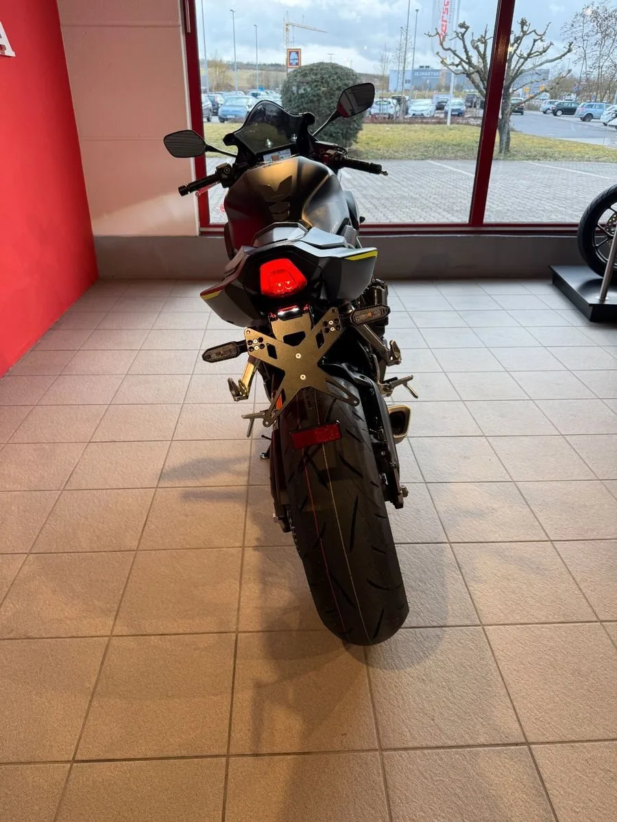 Honda CBR650R E-Clutch