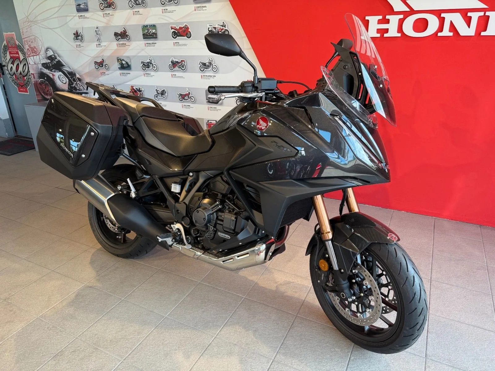 Honda NT1100 DCT Electronic Suspension