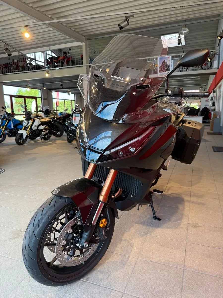 Honda NT1100 DCT Electronic Suspension