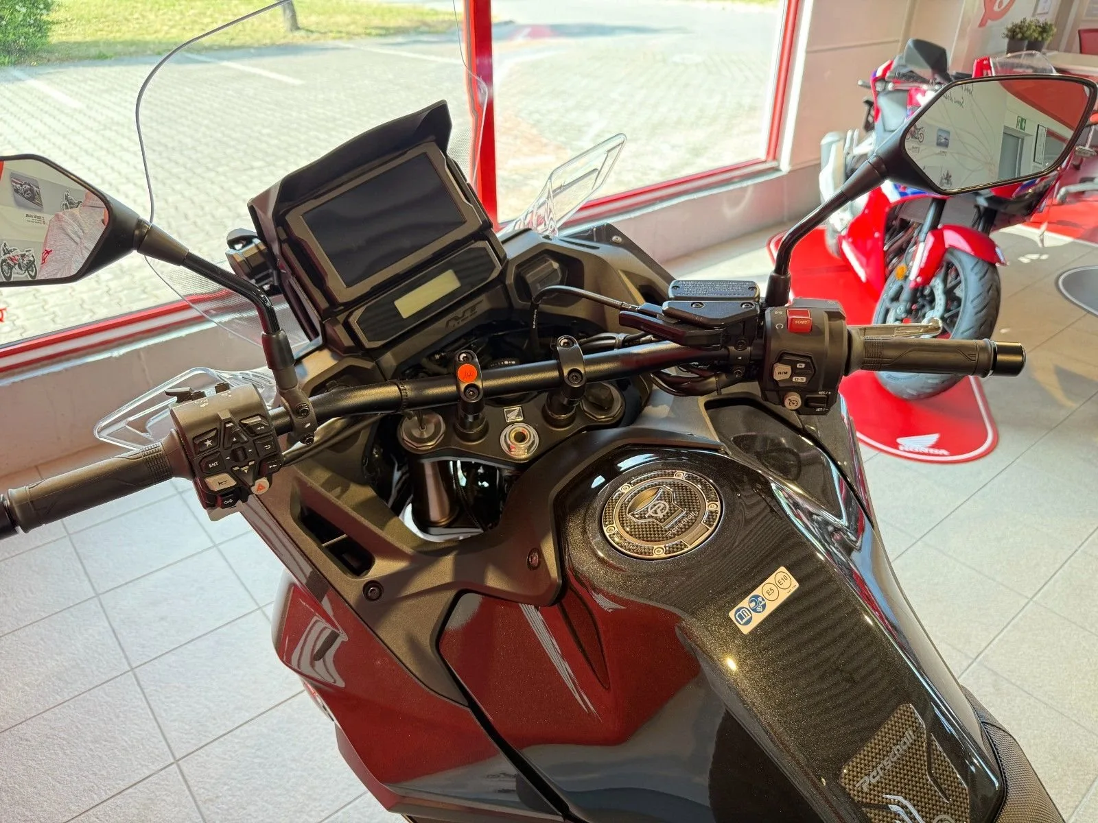 Honda NT1100 DCT Electronic Suspension