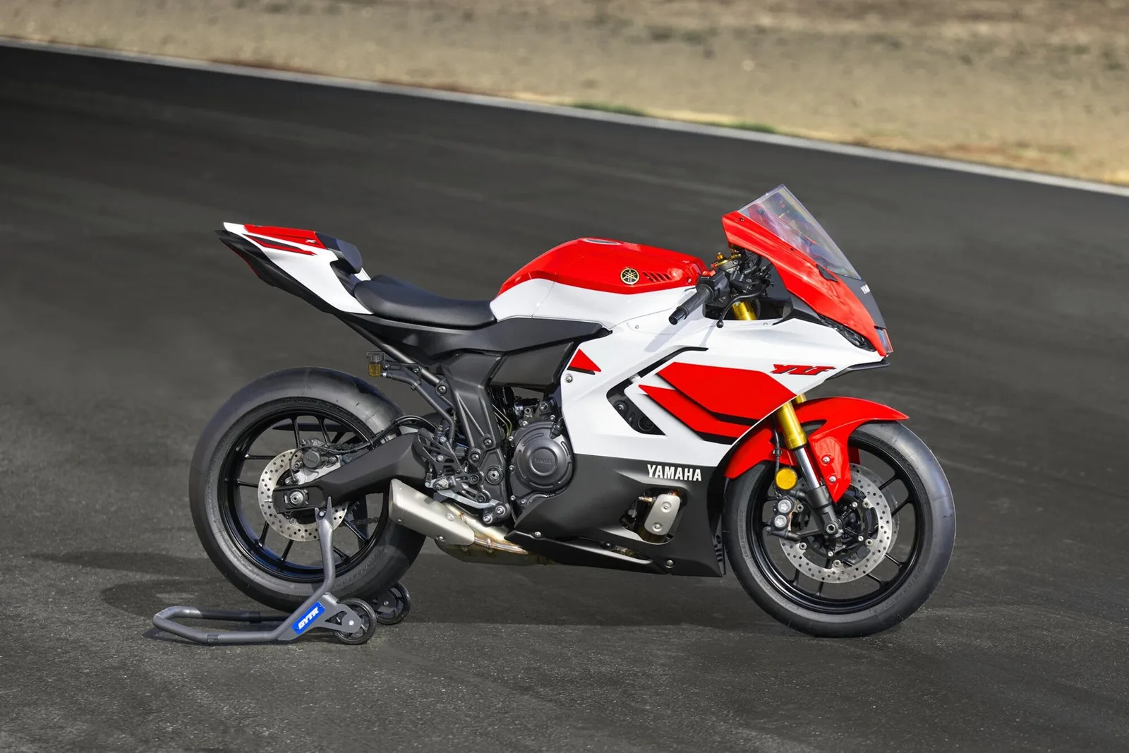 Yamaha R7 35 kW, MY 2026 Anniversary White