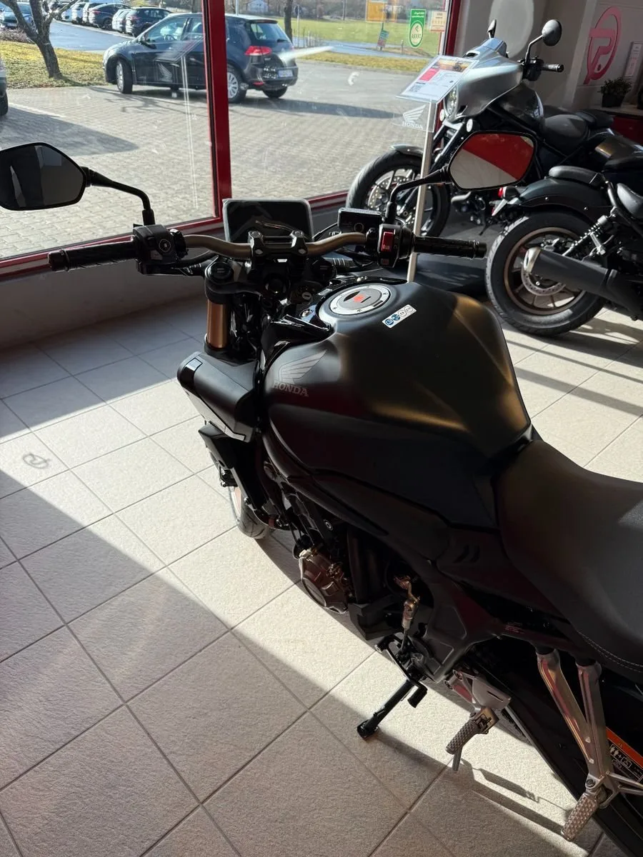 Honda CB650R E-Clutch