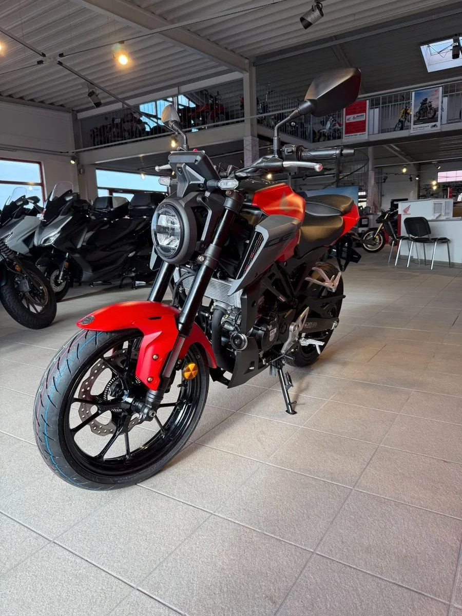 Honda CB125R