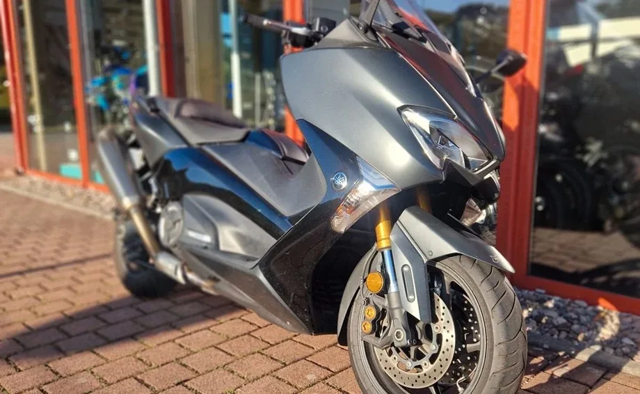 Yamaha TMAX DX