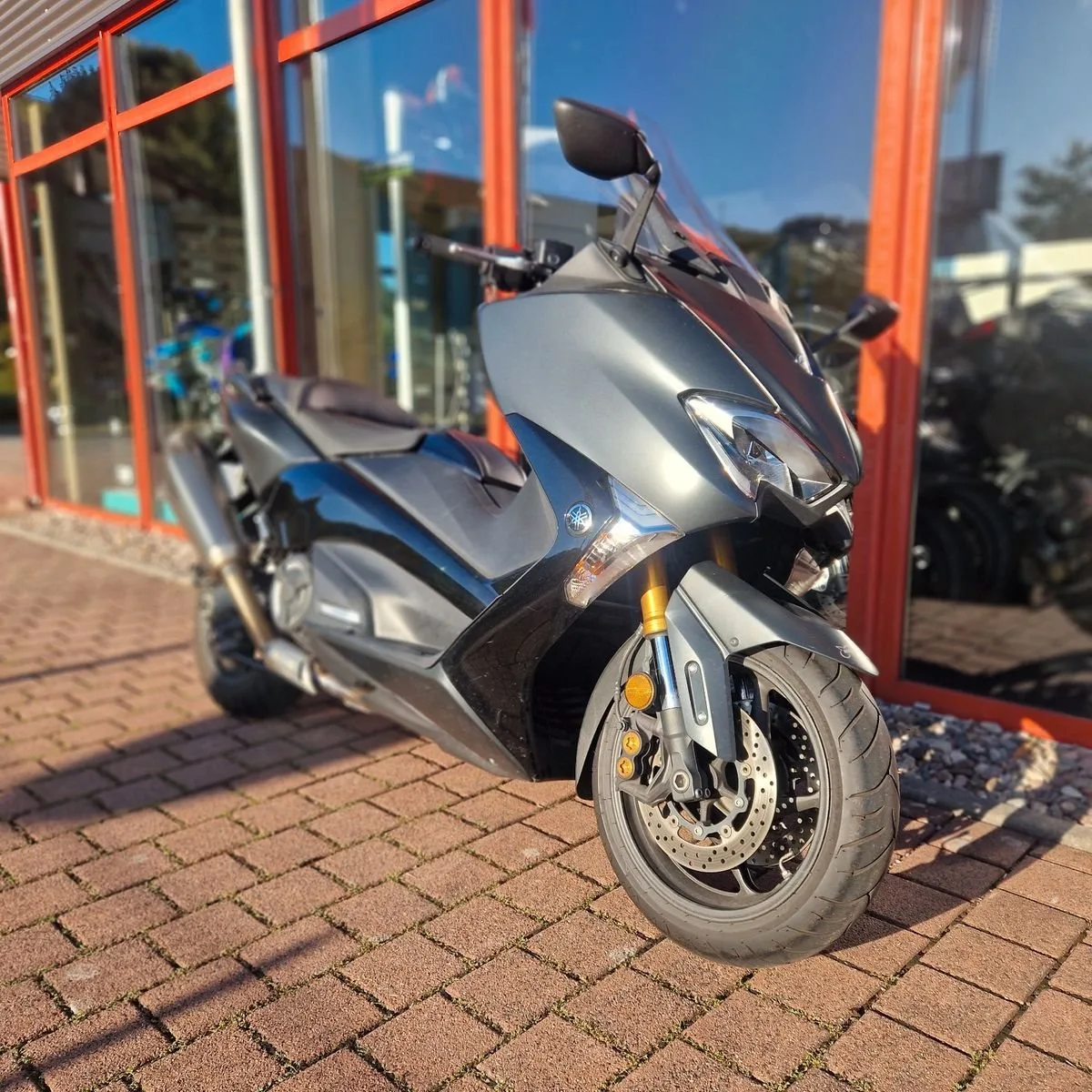 Yamaha TMAX DX