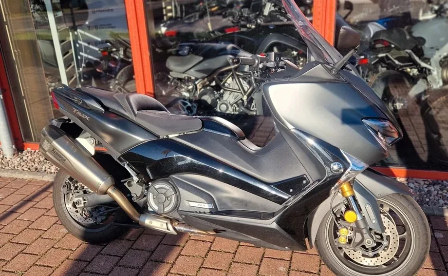 Yamaha TMAX DX