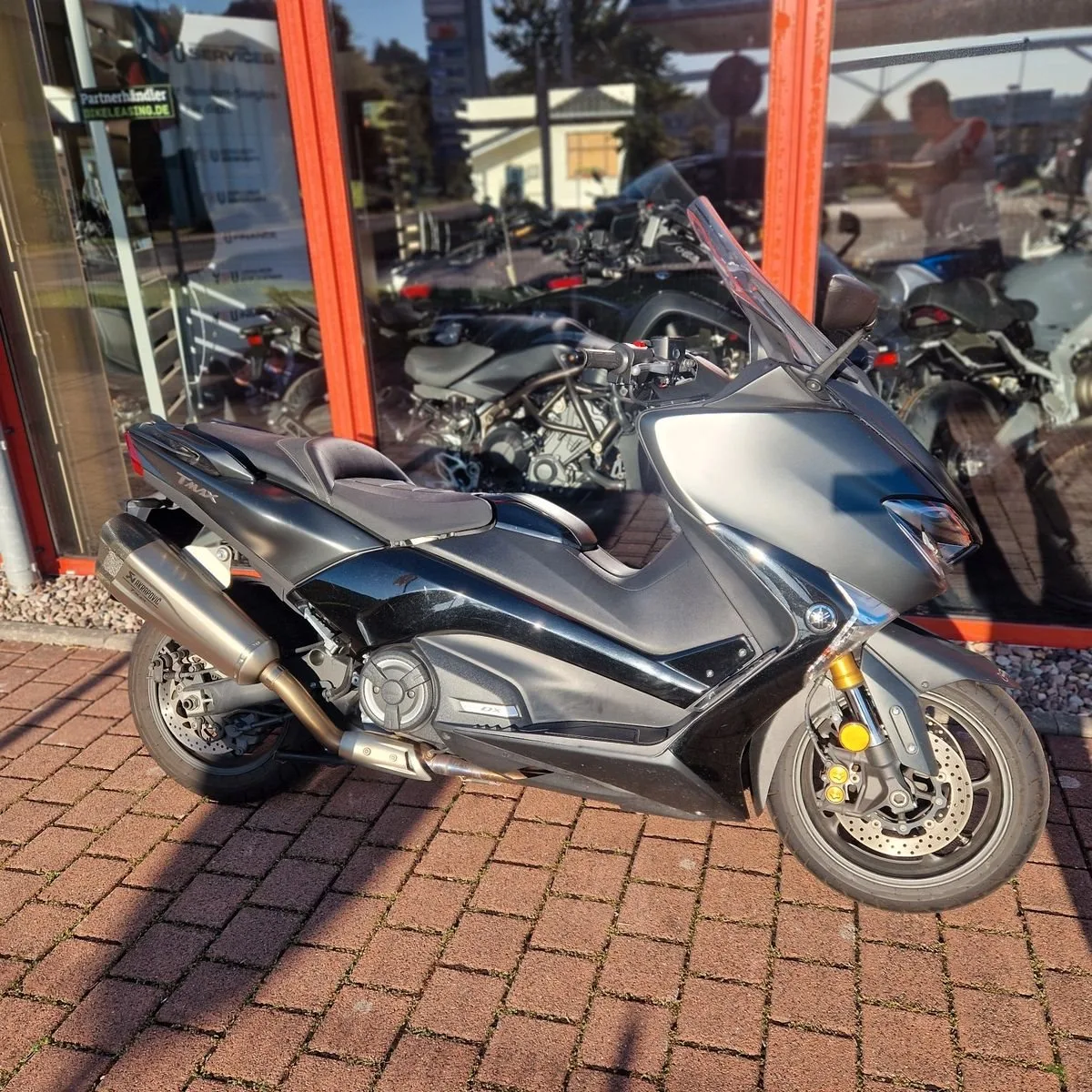 Yamaha TMAX DX