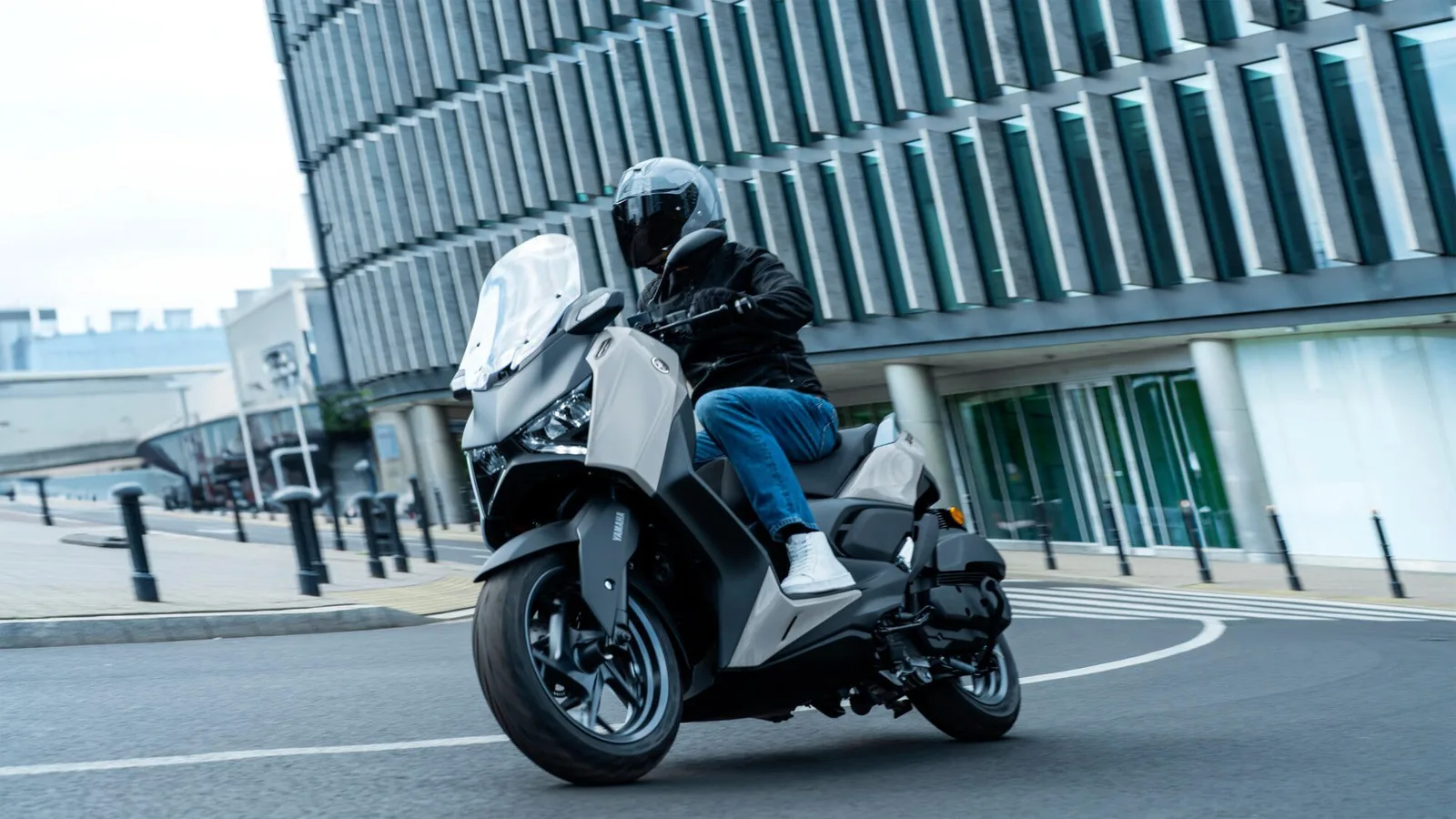 Yamaha XMAX 125 Tech MAX+, 2025 - Dark Magma