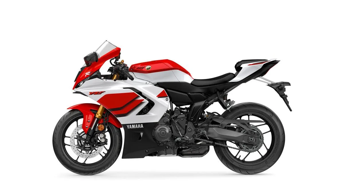 Yamaha R7