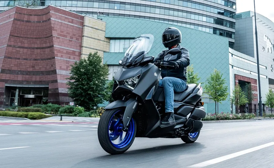 Yamaha XMAX 300, MY 2025- Icon Black