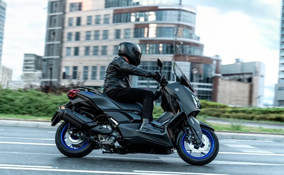 Yamaha XMAX 300, MY 2025- Icon Black