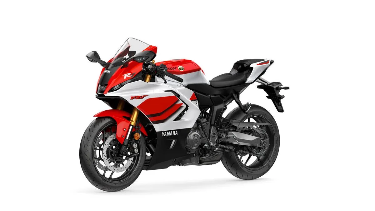 Yamaha R7