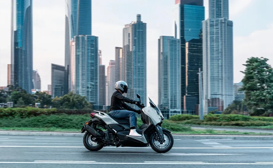 Yamaha XMAX 125 Tech MAX+, 2025 - Ceramic Grey