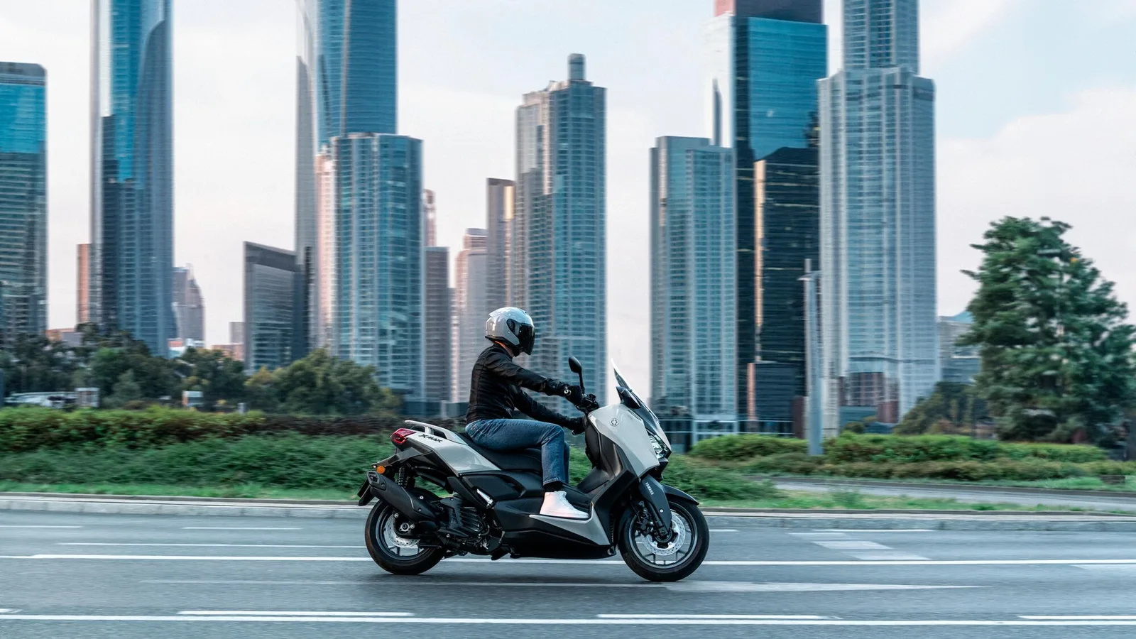 Yamaha XMAX 125 Tech MAX+, 2025 - Ceramic Grey