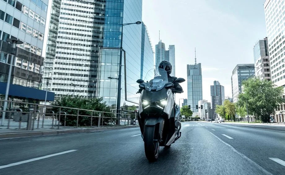 Yamaha XMAX 300 Tech MAX+, MY 2025 - Dark Magma