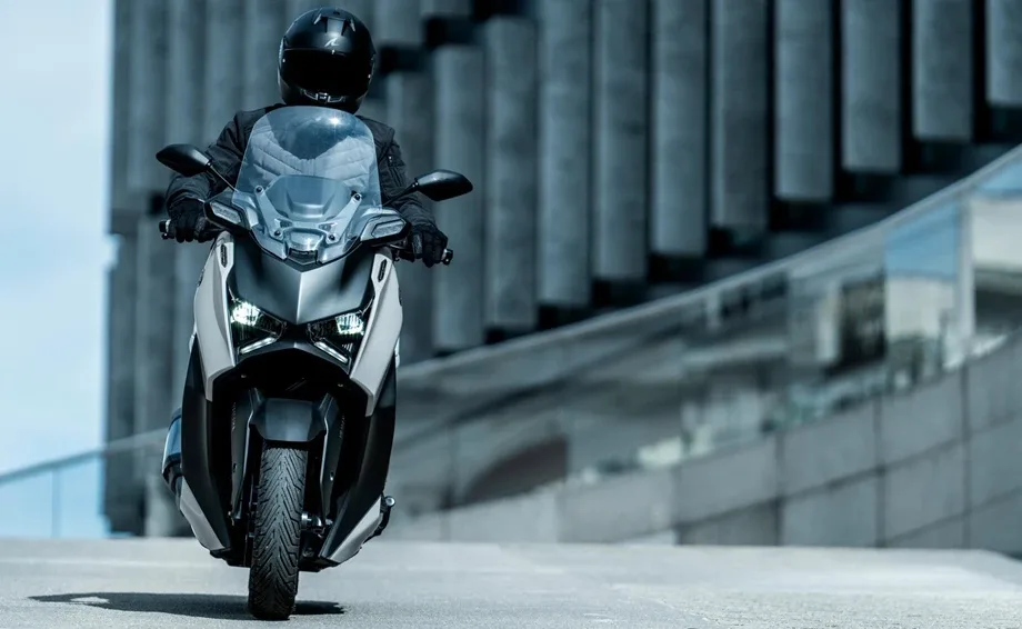 Yamaha XMAX 300 Tech MAX+, MY 2025 - Dark Magma