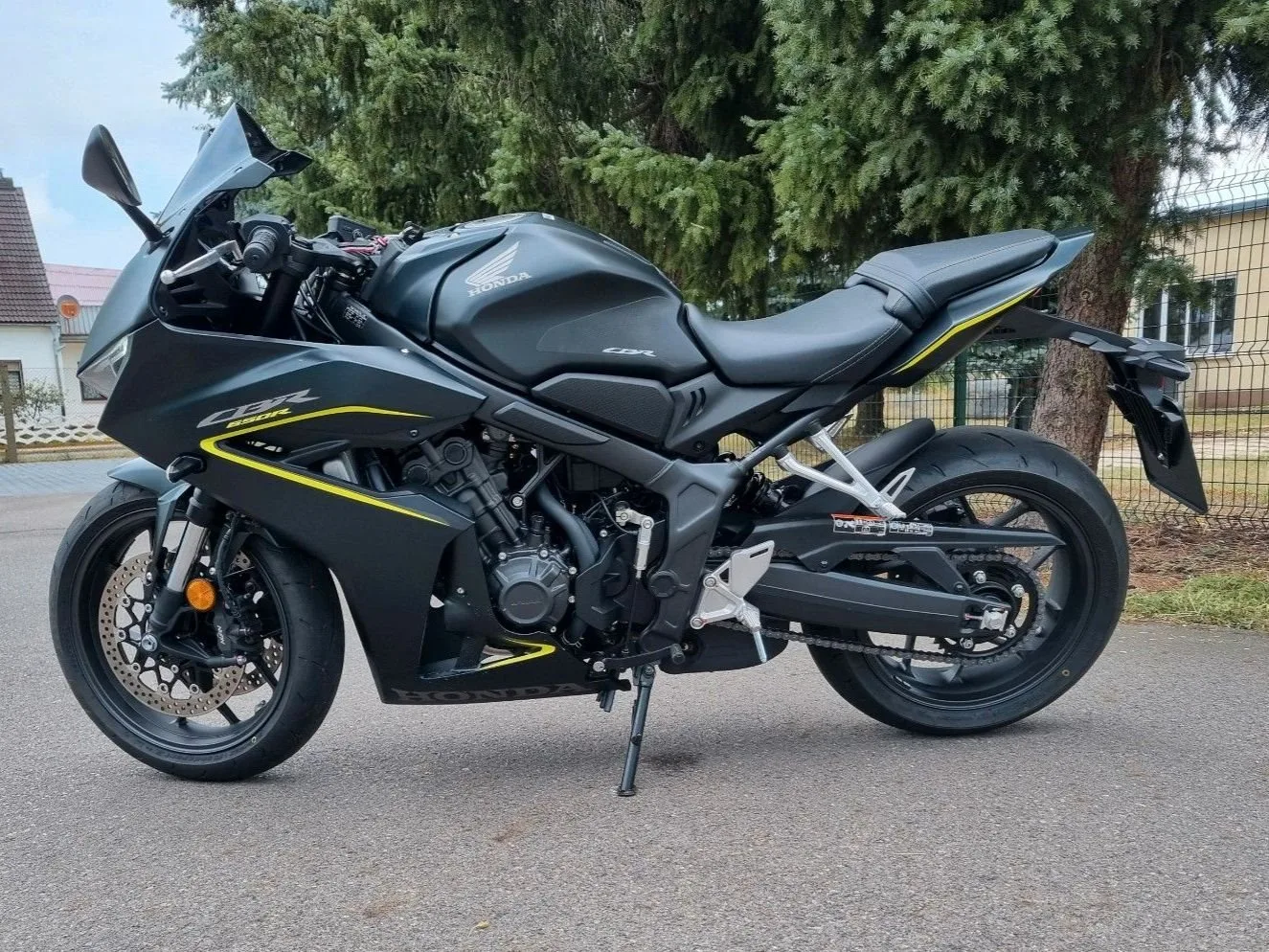 Honda CBR650R E-Clutch