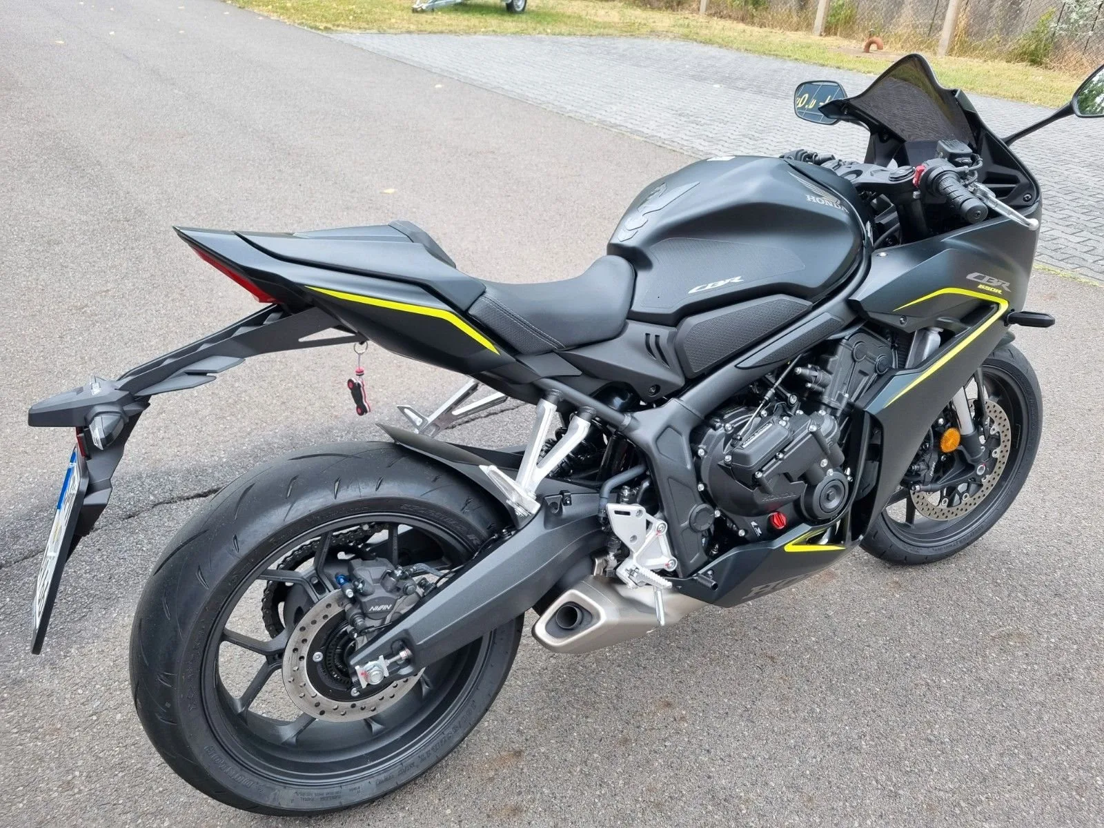 Honda CBR650R E-Clutch
