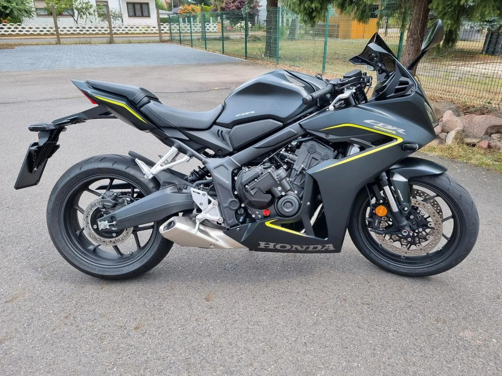 Honda CBR650R E-Clutch