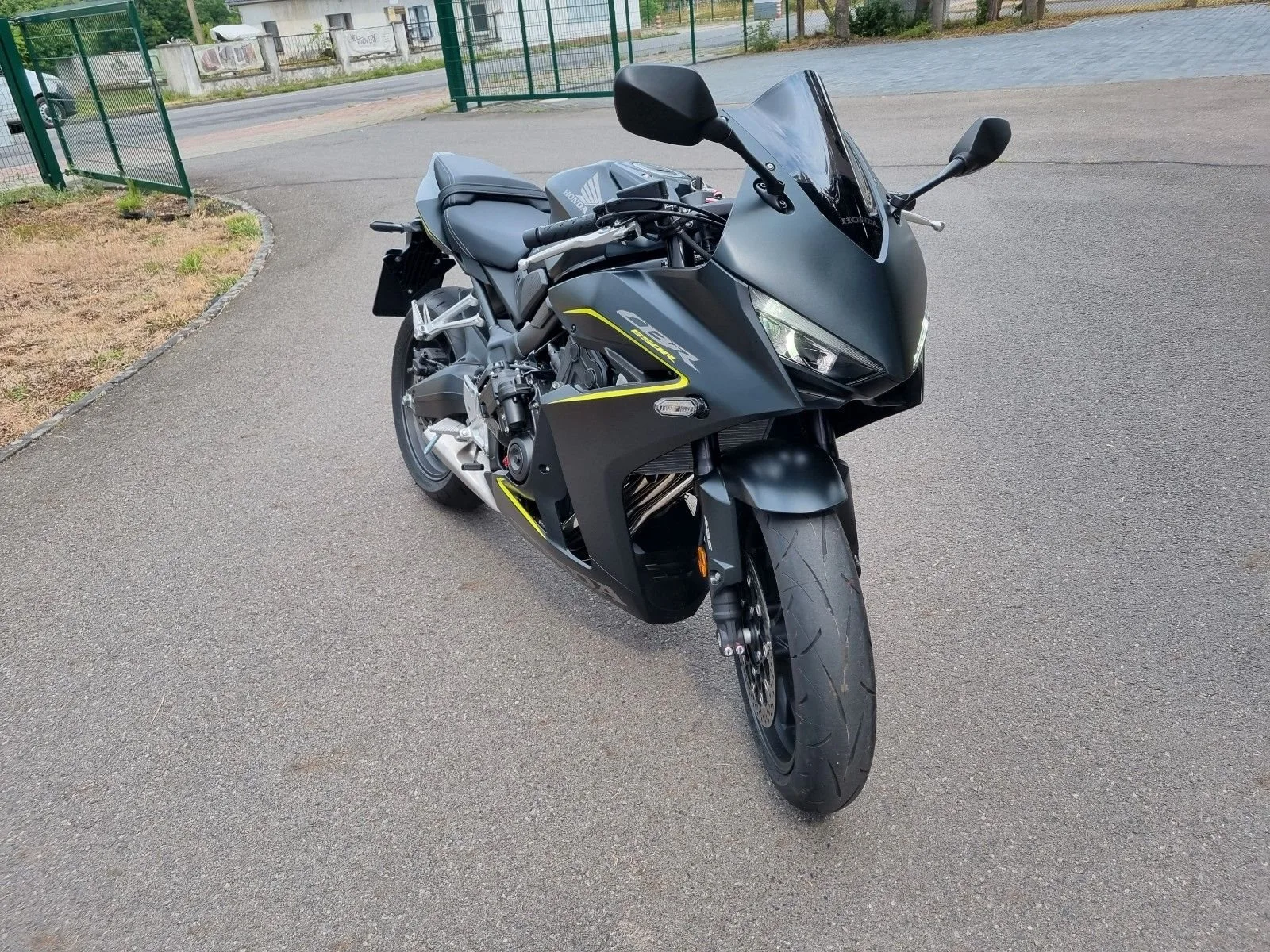 Honda CBR650R E-Clutch