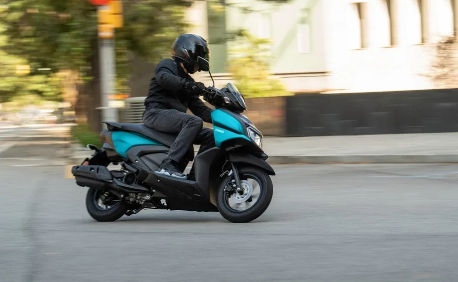 Yamaha RayZR, MY 2025 - Anodized Red