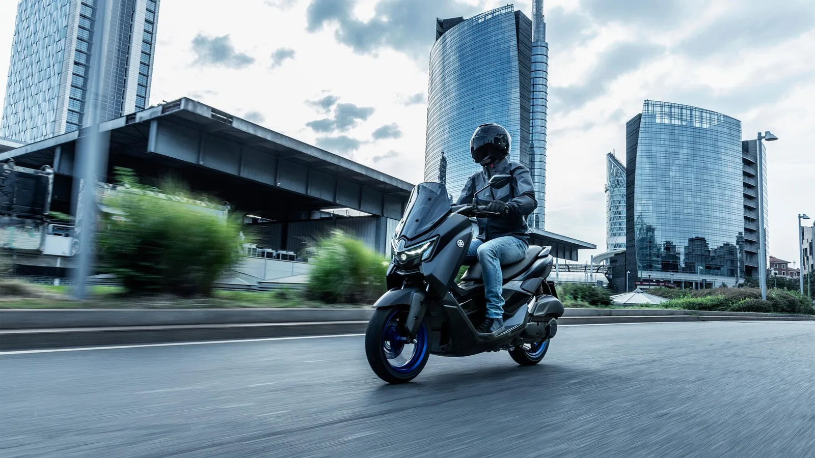 Yamaha NMAX 125, MY 2025 - Icon Black