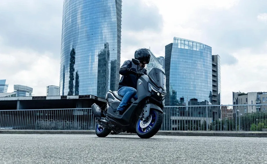 Yamaha NMAX 125, MY 2025 - Icon Black