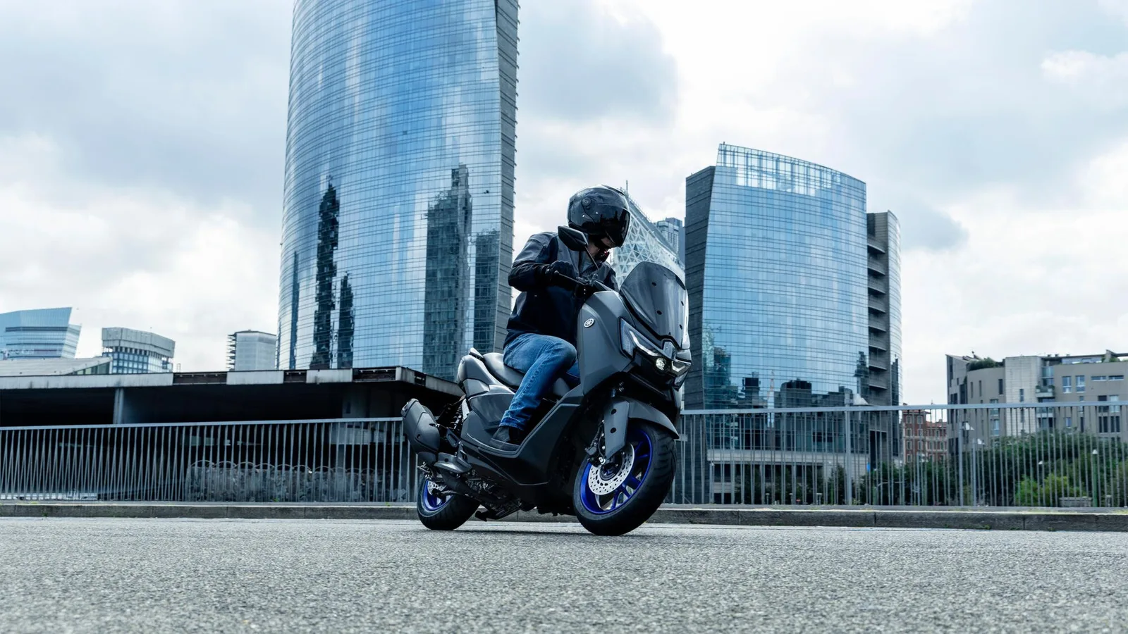 Yamaha NMAX 125, MY 2025 - Icon Black