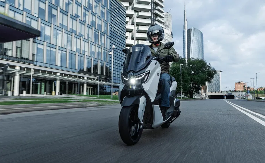 Yamaha NMAX 125 Tech MAX, MY 2025- Dark Magma