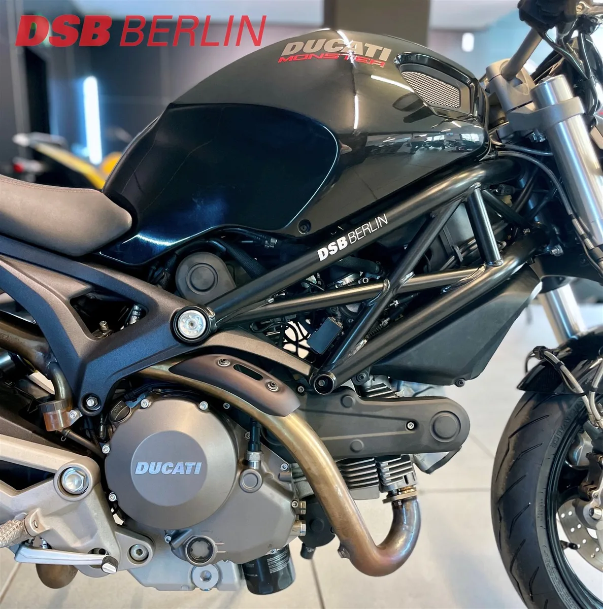 Ducati Monster 696