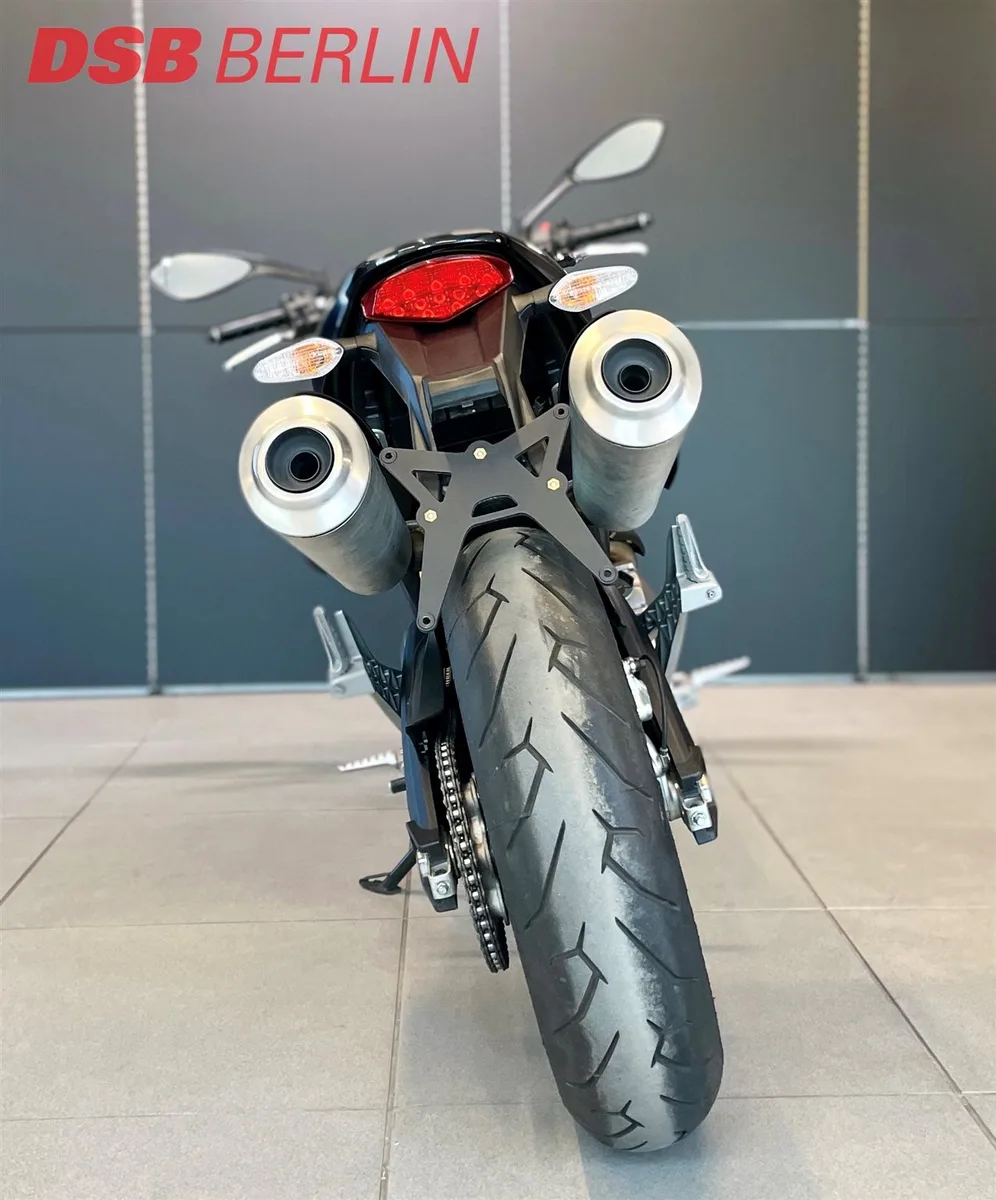 Ducati Monster 696