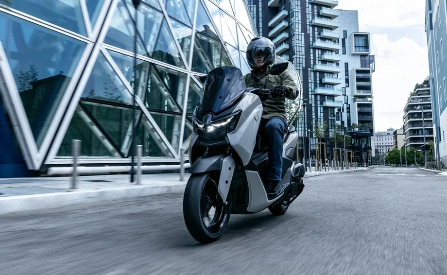 Yamaha NMAX 125 Tech MAX, MY 2025- Dark Magma