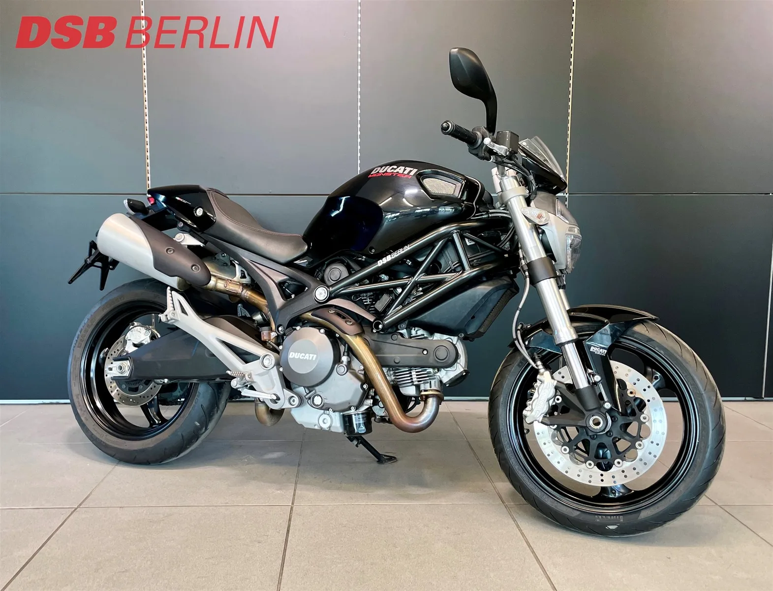 Ducati Monster 696
