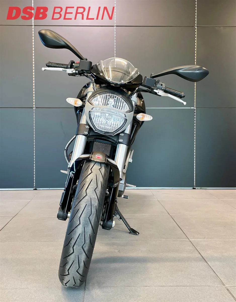 Ducati Monster 696