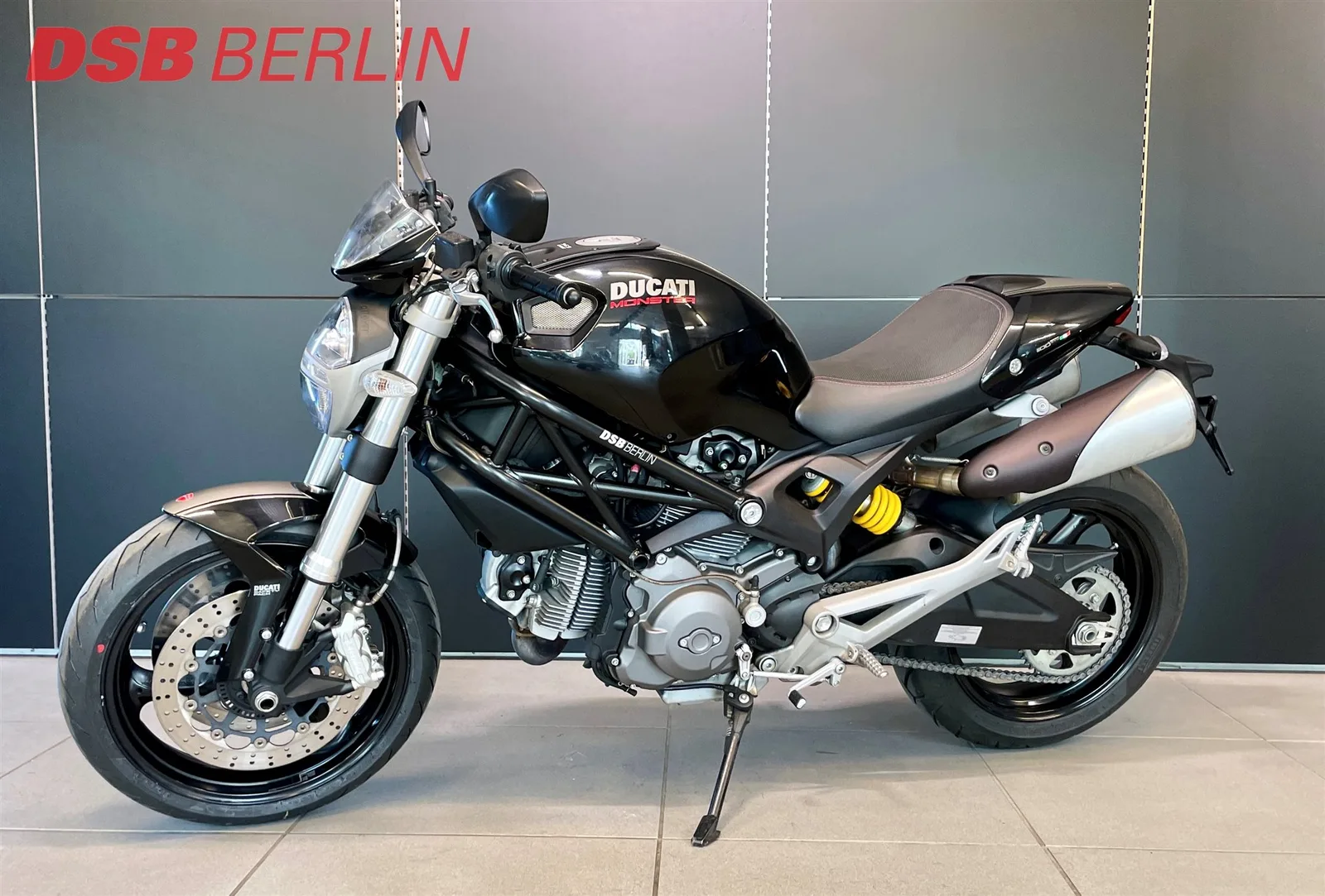 Ducati Monster 696