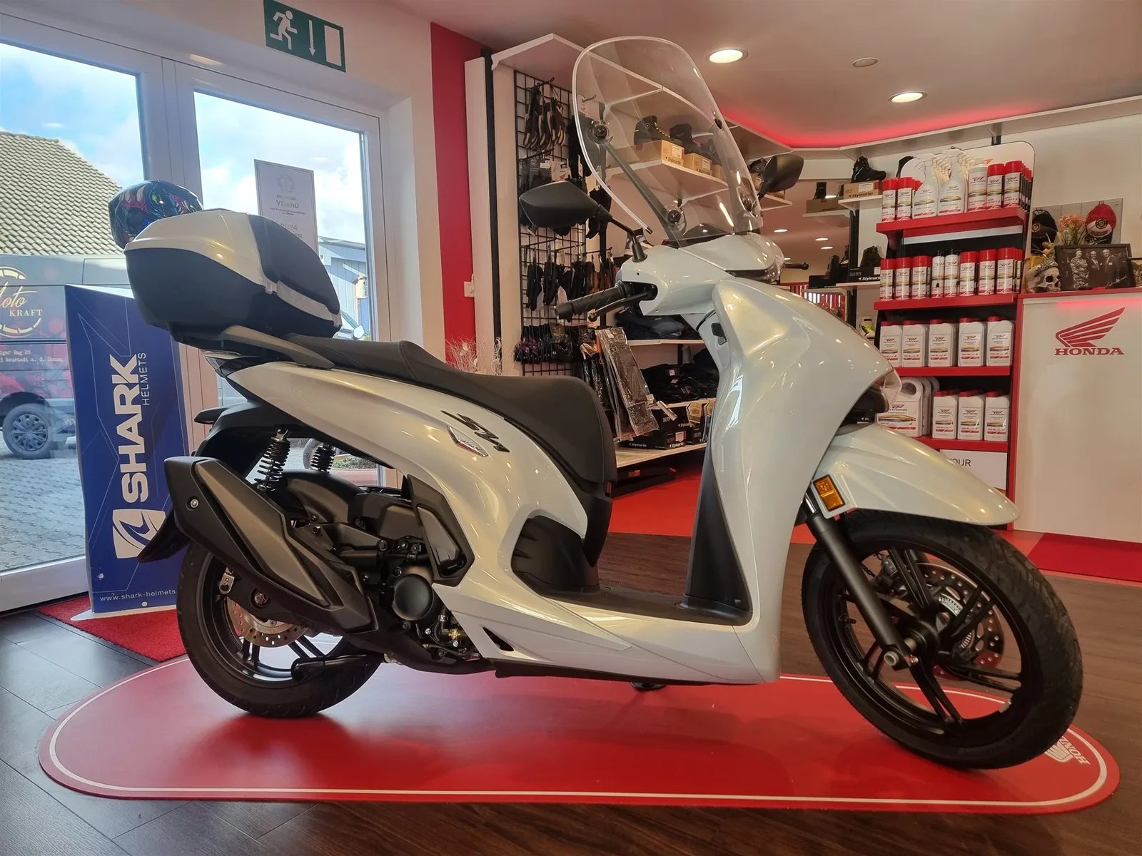 Honda SH350i - wie neu - 1. KD erledigt - inkl. Windschild