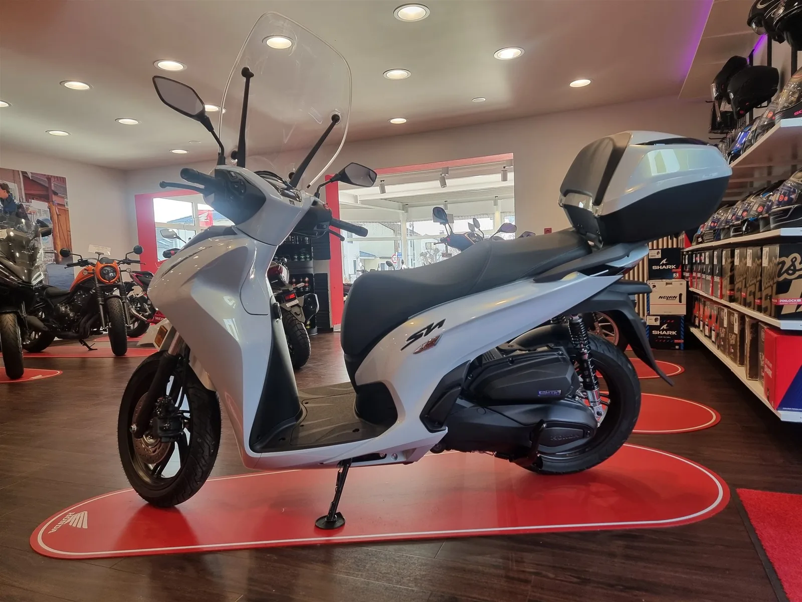 Honda SH350i - wie neu - 1. KD erledigt - inkl. Windschild