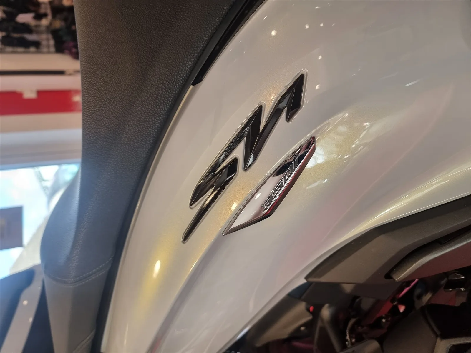 Honda SH350i - wie neu - 1. KD erledigt - inkl. Windschild