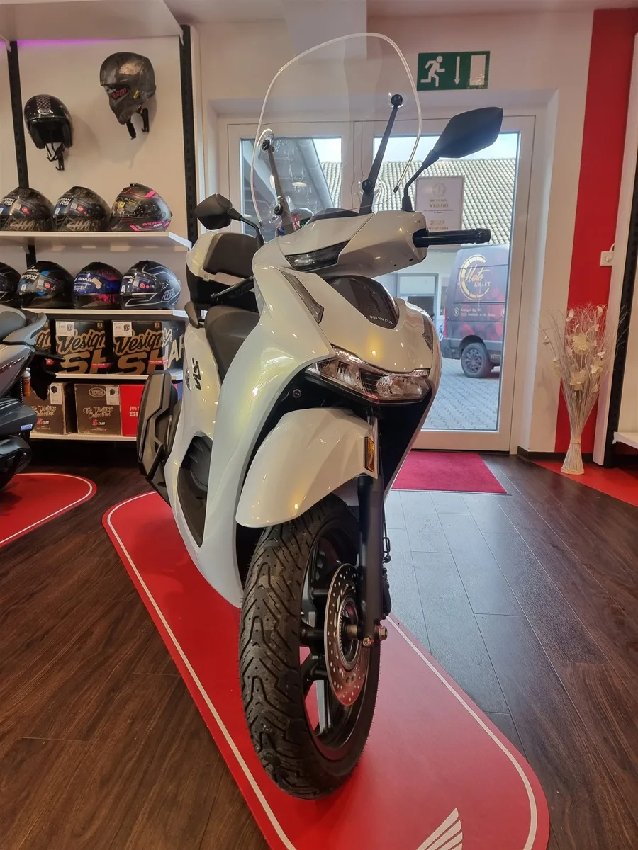 Honda SH350i - wie neu - 1. KD erledigt - inkl. Windschild