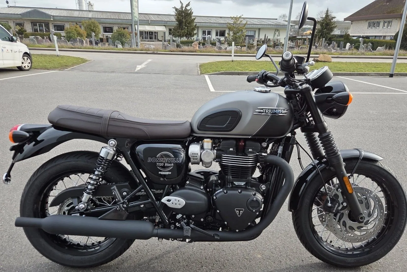 Triumph Bonneville T120 Black
