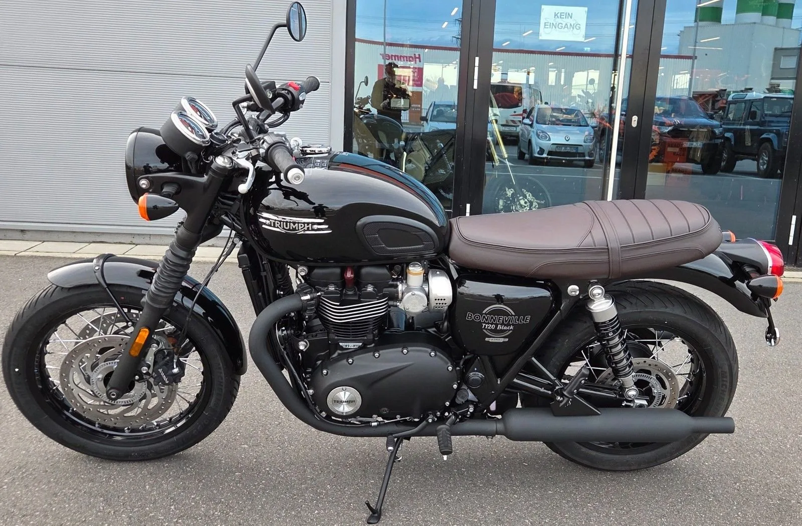 Triumph Bonneville T120 Black
